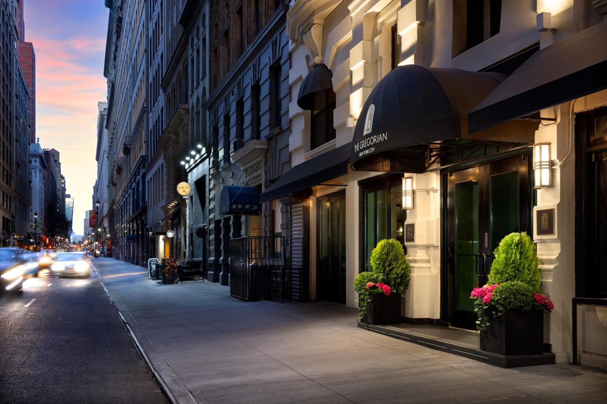 The Gregorian New York City Екстериор снимка